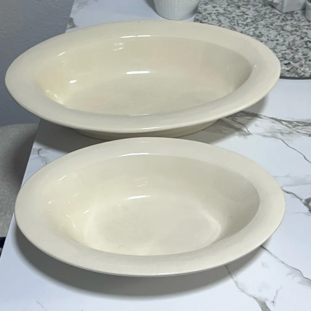 Set of Cream Oval Serving Bowls